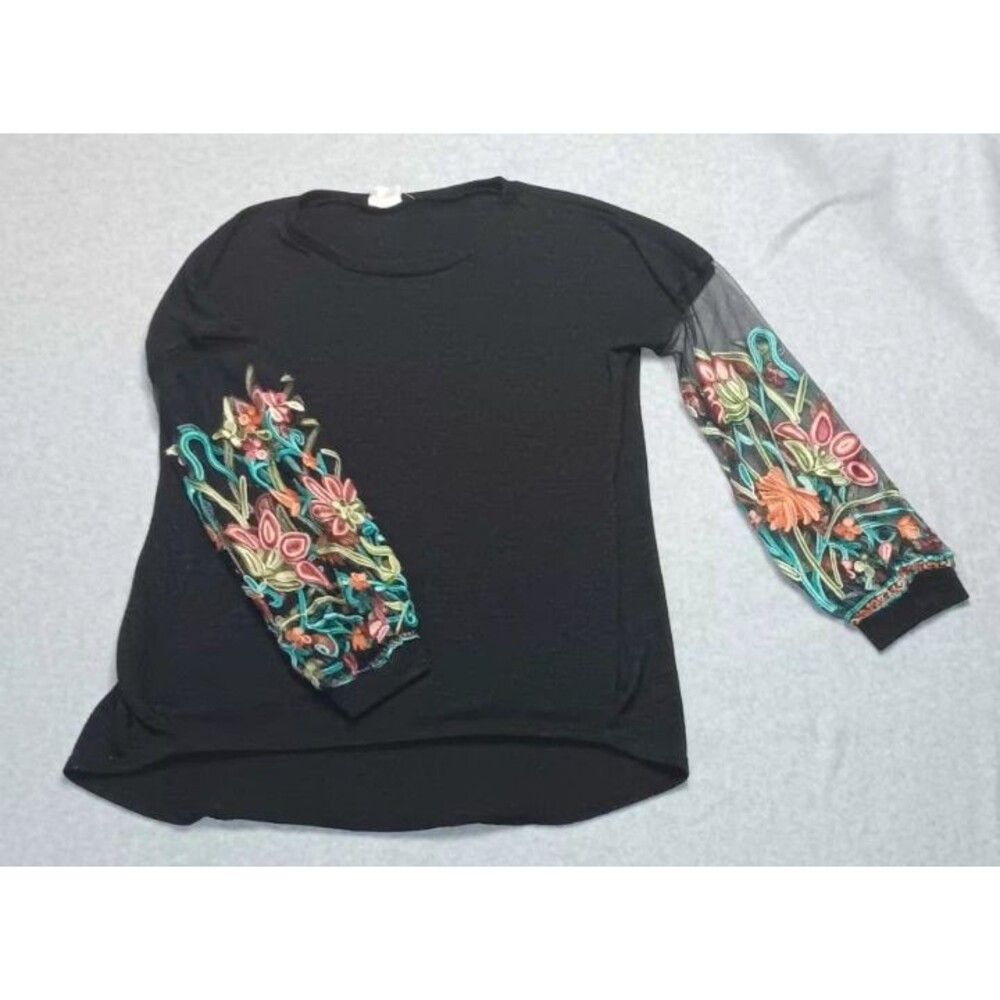 Lovely Melody sheer Lace embroidered Sleeves Sweater Women Size M Black pockets